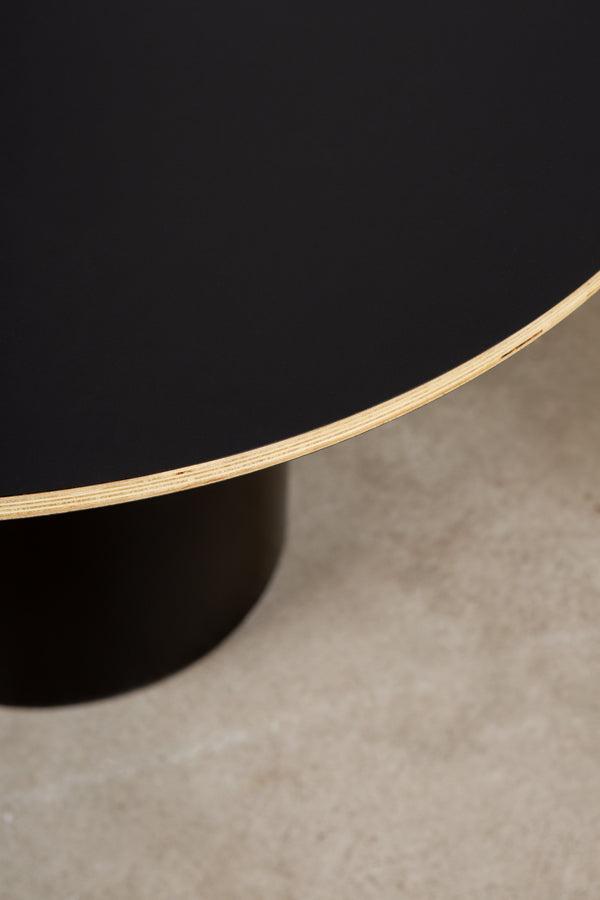 meeting table - round top detail